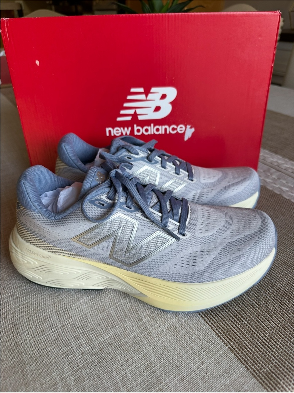 New Balance Women's Light Gray Fresh Foam Running Sneakers Sz 7.5